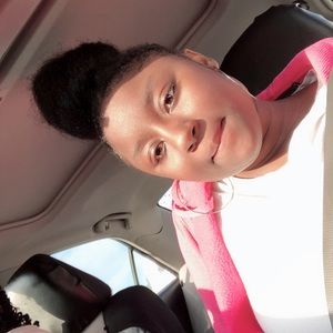 Meet your Posher, Kayla